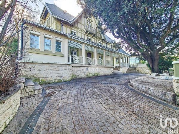 Maison à vendre 14 pièces 600 m² Louveciennes