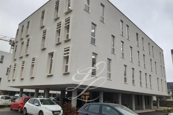 Location - BUREAUX 89.78 m 2