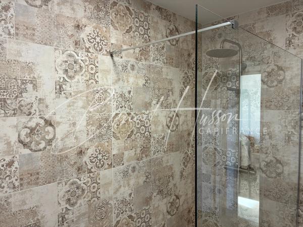 Maison contemporaine T5 avec piscine sur 2966m² de terrain