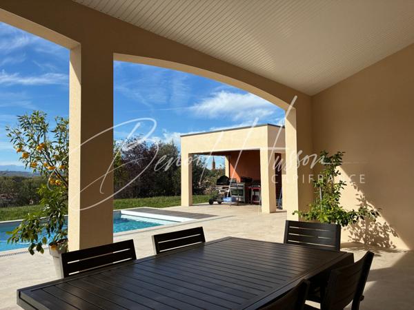 Maison contemporaine T5 avec piscine sur 2966m² de terrain