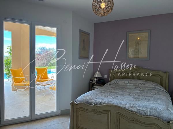 Maison contemporaine T5 avec piscine sur 2966m² de terrain