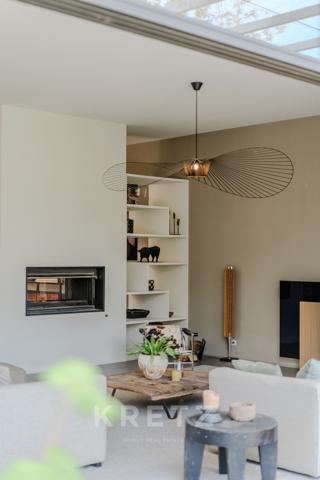 Propriété de luxe rénovée dans le Sud de la France avec jardin paysager.