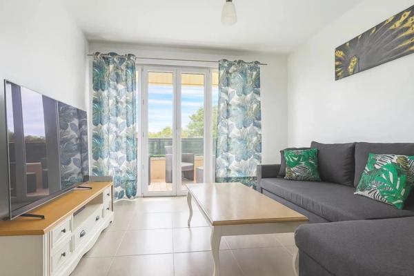 Vente                                                      Appartement
                        
                     3 pièces                      53 m2                     à Chaumes-en-Brie