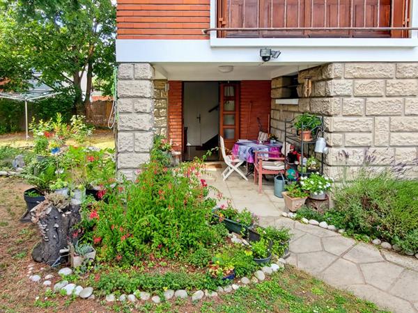 Grande maison familiale avec jardin arboré - Idéale pour une grande famille, une profession libérale ou deux foyers