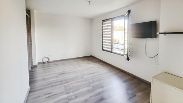 Grande maison familiale avec jardin arboré - Idéale pour une grande famille, une profession libérale ou deux foyers