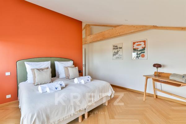 Une villa iconique dans l’esprit 70’s, entre mer et confort