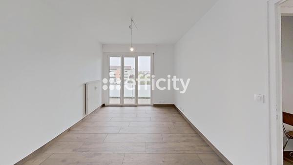 Appartement
         2 pièces
        - 43 m² 210 000 € *