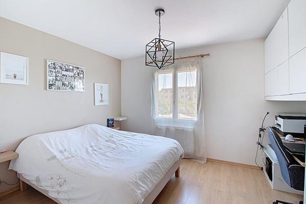 A VENDRE ! Appartement haut de villa en duplex 4 pièces à Draguignan
