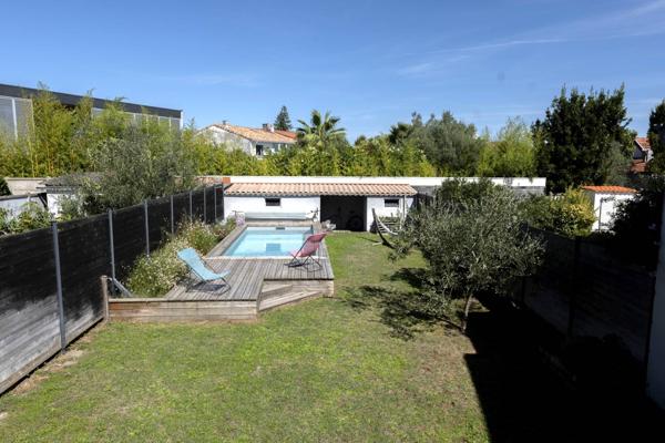 MAISON 127M² 3 CHAMBRES + 1 BUREAU ET GRAND JARDIN AVEC PISCINE