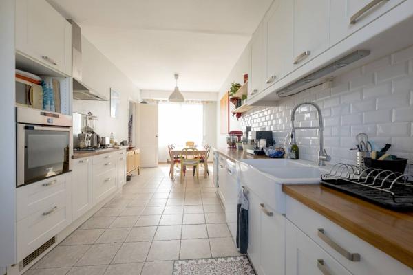 MAISON 127M² 3 CHAMBRES + 1 BUREAU ET GRAND JARDIN AVEC PISCINE