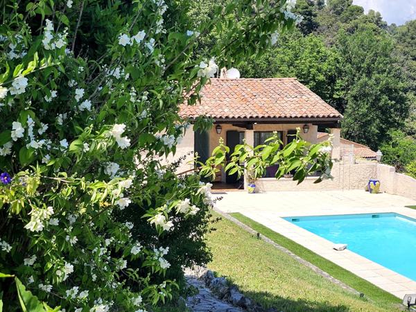 Villa familiale , situation idéale.