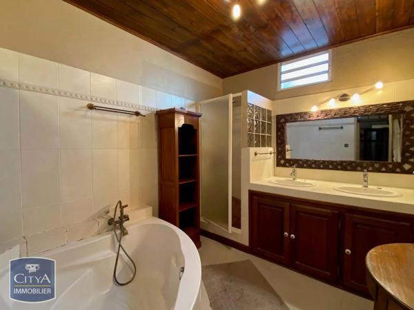 Maison à vendre 4 pièces 195m² Saint-Denis (97400)