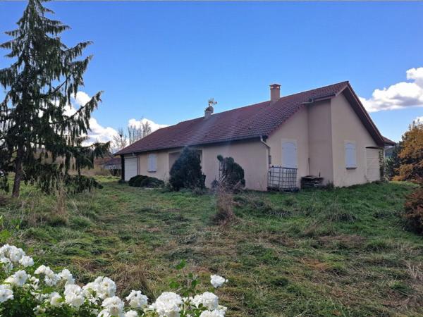 VILLA à vendre 4 pièces proche de VITTEL (88) avec terrasse et GARAGE / TERRAIN de 7800 m2