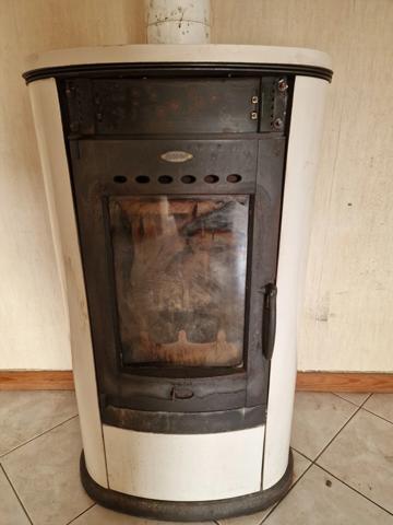 VILLA à vendre 4 pièces proche de VITTEL (88) avec terrasse et GARAGE / TERRAIN de 7800 m2