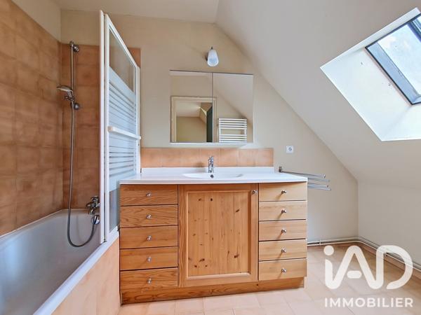 Location maison 7 pièces 153 m² La Celle-les-Bordes