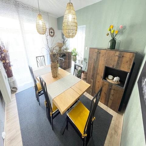 Appartement
                                                                                                                                                                                                                                                                                                                        5 pièce(s)                                                                                                                                                                                                          3 chambre(s)                                                                                                                                                                                                          92  m²