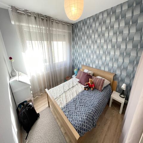 Appartement
                                                                                                                                                                                                                                                                                                                        5 pièce(s)                                                                                                                                                                                                          3 chambre(s)                                                                                                                                                                                                          92  m²