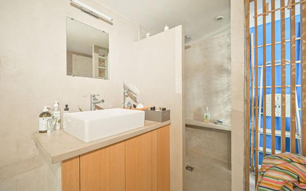 Maison à vendre    2 pièces • 60,22 m2 Paris 20