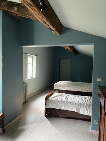 MAISON AVEC CHAPELLE - PISCINE