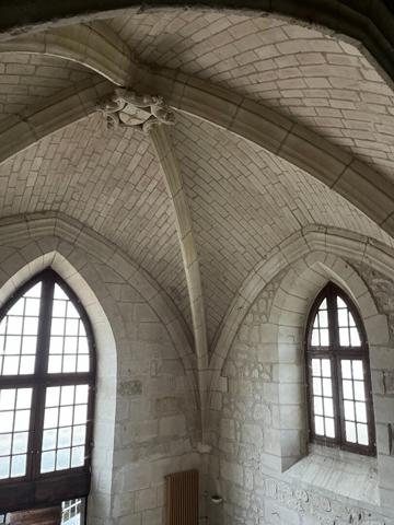 MAISON AVEC CHAPELLE - PISCINE