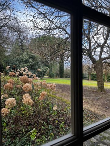 MAISON AVEC CHAPELLE - PISCINE