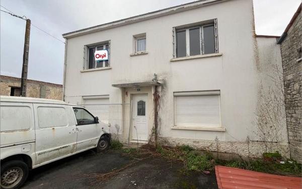 Maison à vendre    5 pièces • 117 m2 Vérines