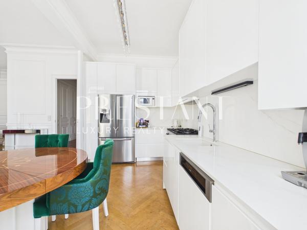Triangle D’Or – Appartement haussmanien 95m², BORDEAUX