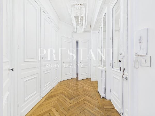 Triangle D’Or – Appartement haussmanien 95m², BORDEAUX