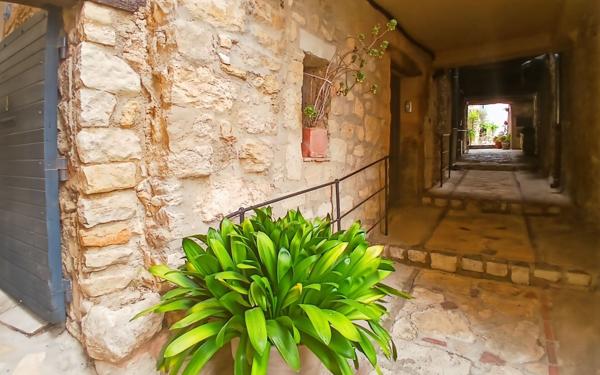 Appartement à vendre    2 pièces • 35,18 m2 Châteauneuf-Grasse