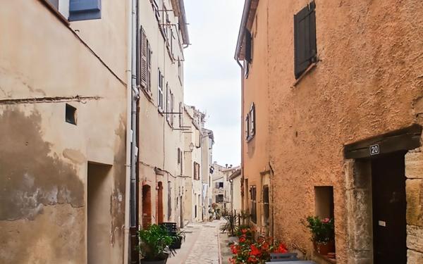 Appartement à vendre    2 pièces • 35,18 m2 Châteauneuf-Grasse