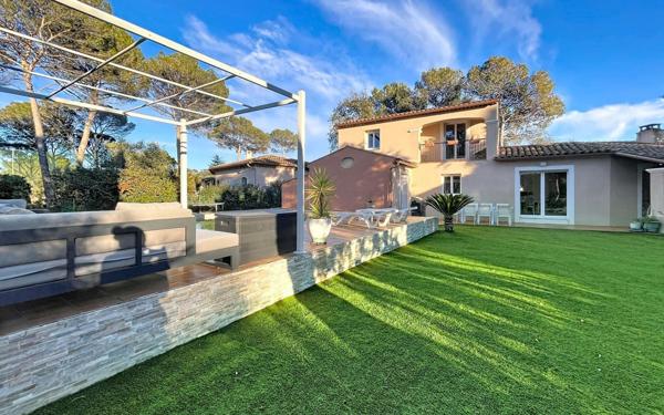 Maison à vendre    5 pièces • 119 m2 Saint-Raphaël