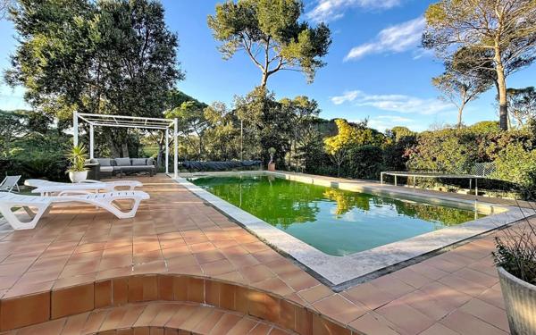 Maison à vendre    5 pièces • 119 m2 Saint-Raphaël