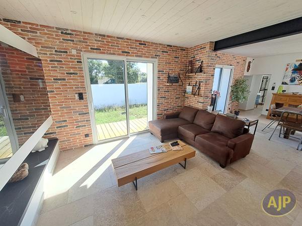 Maison à vendre Challans - 5 pièces, 127m² avec 3 chambre(s) à 378 200€ - AJP Immobilier Challans