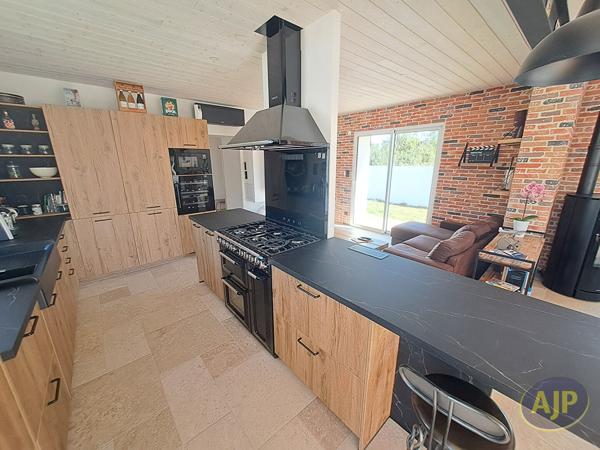 Maison à vendre Challans - 5 pièces, 127m² avec 3 chambre(s) à 378 200€ - AJP Immobilier Challans