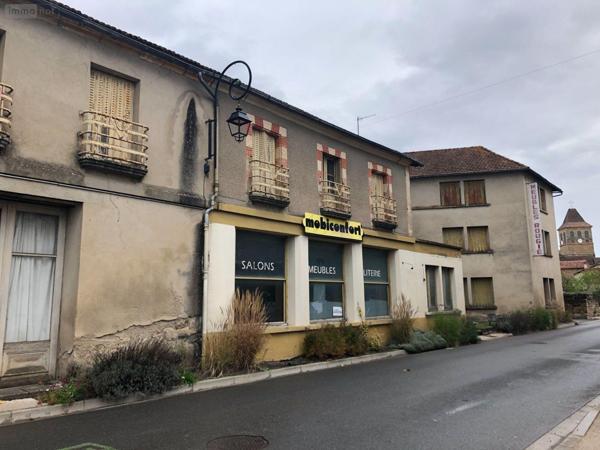 Immeuble à vendre à Lacapelle-Marival dans le Lot (46120), ref : 46030/IMMR/291