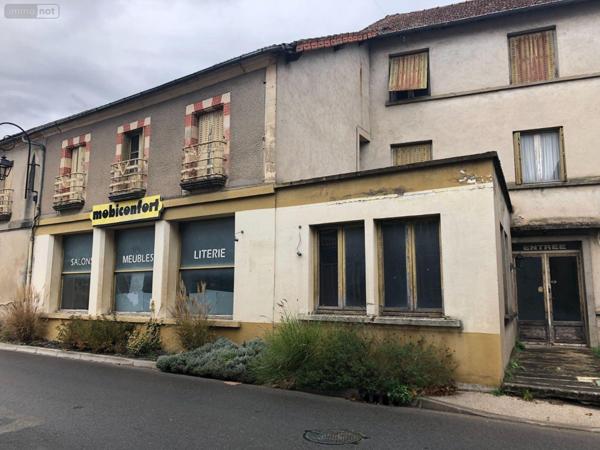 Immeuble à vendre à Lacapelle-Marival dans le Lot (46120), ref : 46030/IMMR/291