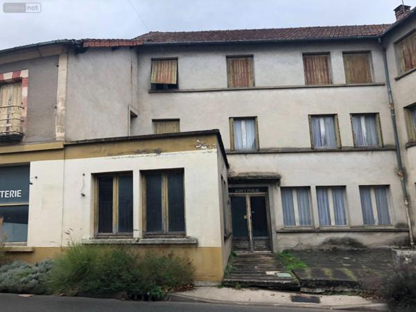 Immeuble à vendre à Lacapelle-Marival dans le Lot (46120), ref : 46030/IMMR/291