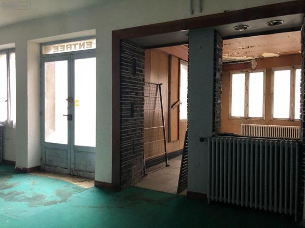 Immeuble à vendre à Lacapelle-Marival dans le Lot (46120), ref : 46030/IMMR/291