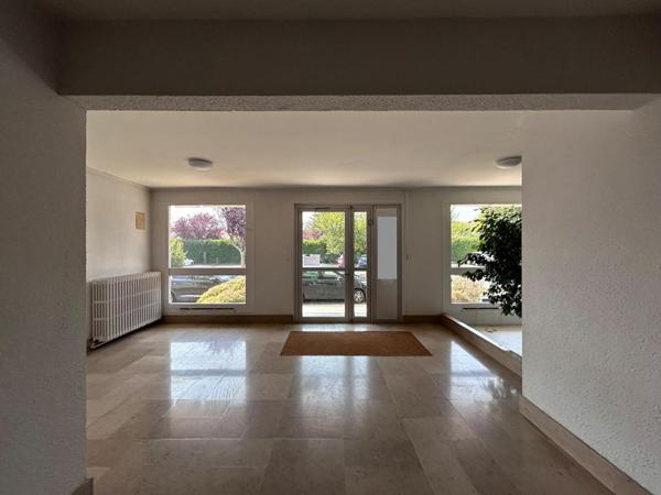POITIERS  TOUFFENET - APPARTEMENT T2 DE 63,91 m² AVEC LOCATAIRE EN PLACE - CAVE + PARKING