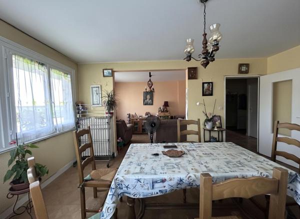 POITIERS  TOUFFENET - APPARTEMENT T2 DE 63,91 m² AVEC LOCATAIRE EN PLACE - CAVE + PARKING