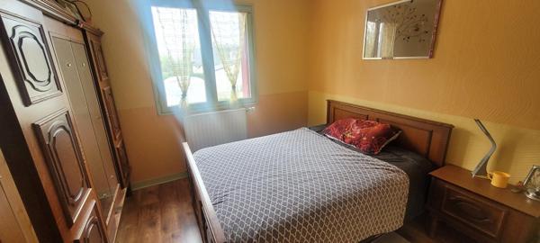 Très belle maison Néo Bretonne avec de beaux volumes proche des commodités.