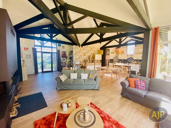 Biens de prestige à vendre Lesparre Medoc : 388 500 € - AJP Lesparre Immobilier