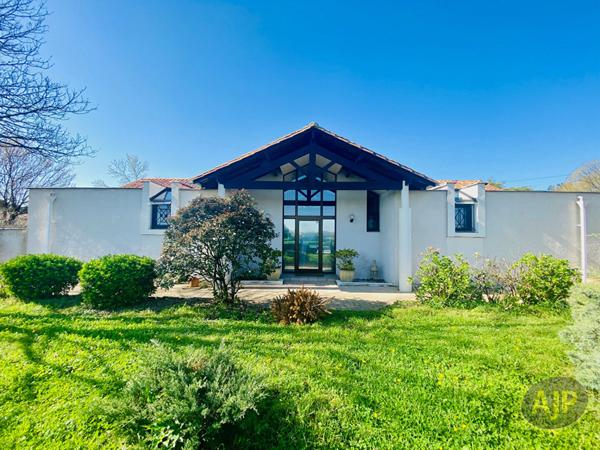 Biens de prestige à vendre Lesparre Medoc : 388 500 € - AJP Lesparre Immobilier