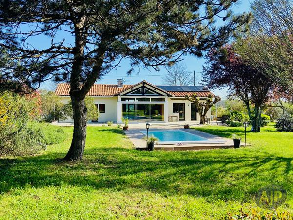 Biens de prestige à vendre Lesparre Medoc : 388 500 € - AJP Lesparre Immobilier
