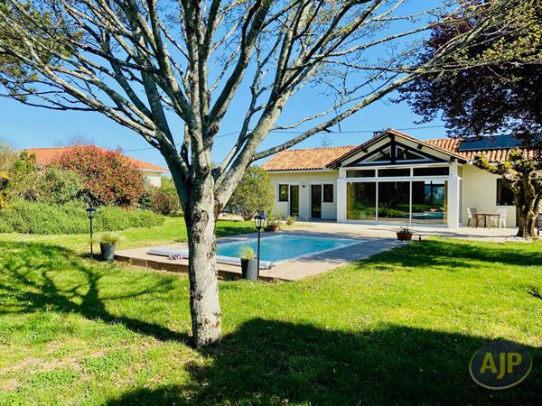 Biens de prestige à vendre Lesparre Medoc : 388 500 € - AJP Lesparre Immobilier
