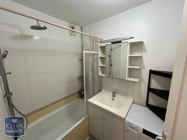 Appartement à louer 3 pièces 74.33m² Tours (37200)