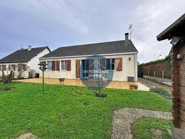 Pavillon de 88 m² avec jardin à vendre à Senonches (28250) : 3 chambres, garage, grande terrasse, potentiel d'aménagement.