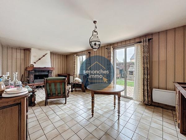 Pavillon de 88 m² avec jardin à vendre à Senonches (28250) : 3 chambres, garage, grande terrasse, potentiel d'aménagement.