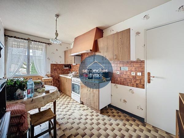 Pavillon de 88 m² avec jardin à vendre à Senonches (28250) : 3 chambres, garage, grande terrasse, potentiel d'aménagement.