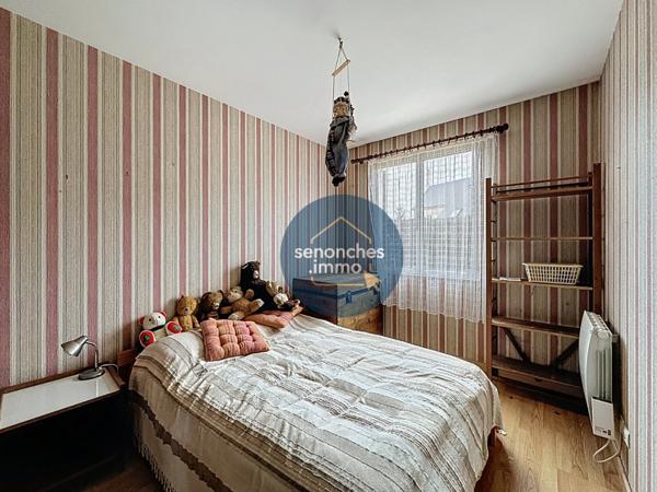 Pavillon de 88 m² avec jardin à vendre à Senonches (28250) : 3 chambres, garage, grande terrasse, potentiel d'aménagement.